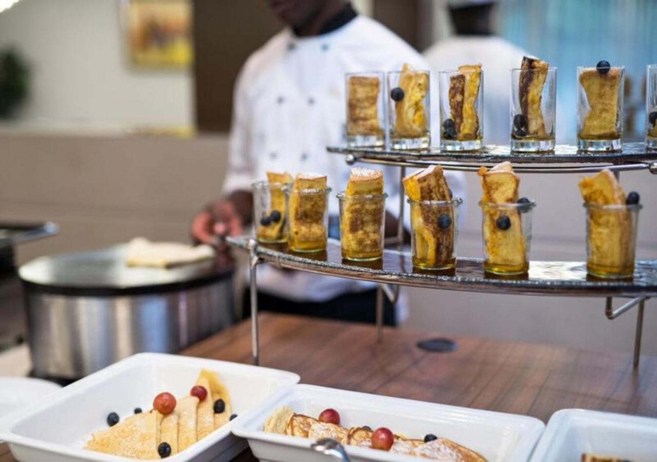 The Envoy Hotel Abuja Buitenkant foto