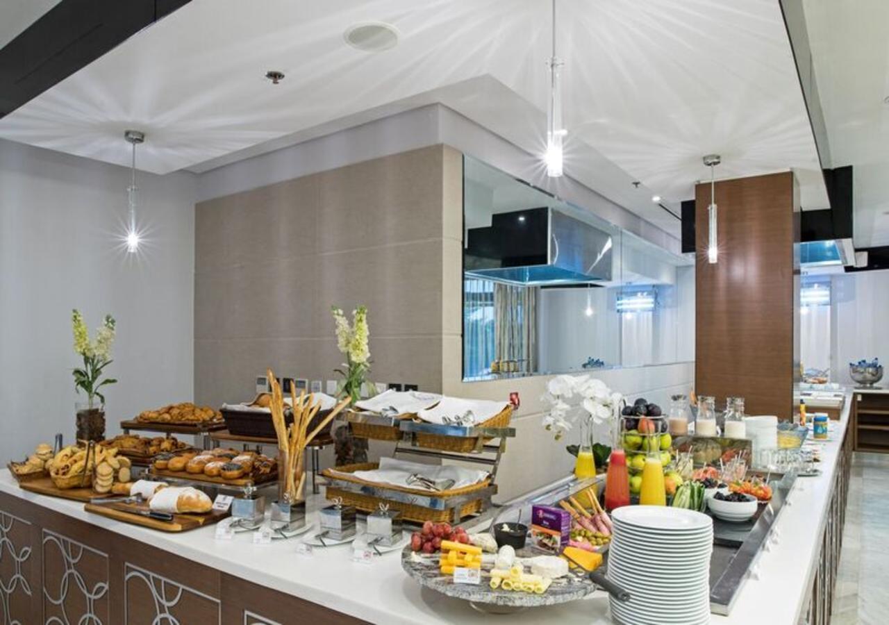 The Envoy Hotel Abuja Buitenkant foto