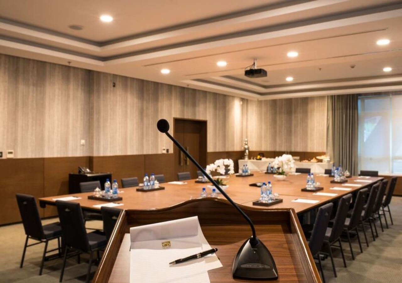 The Envoy Hotel Abuja Buitenkant foto