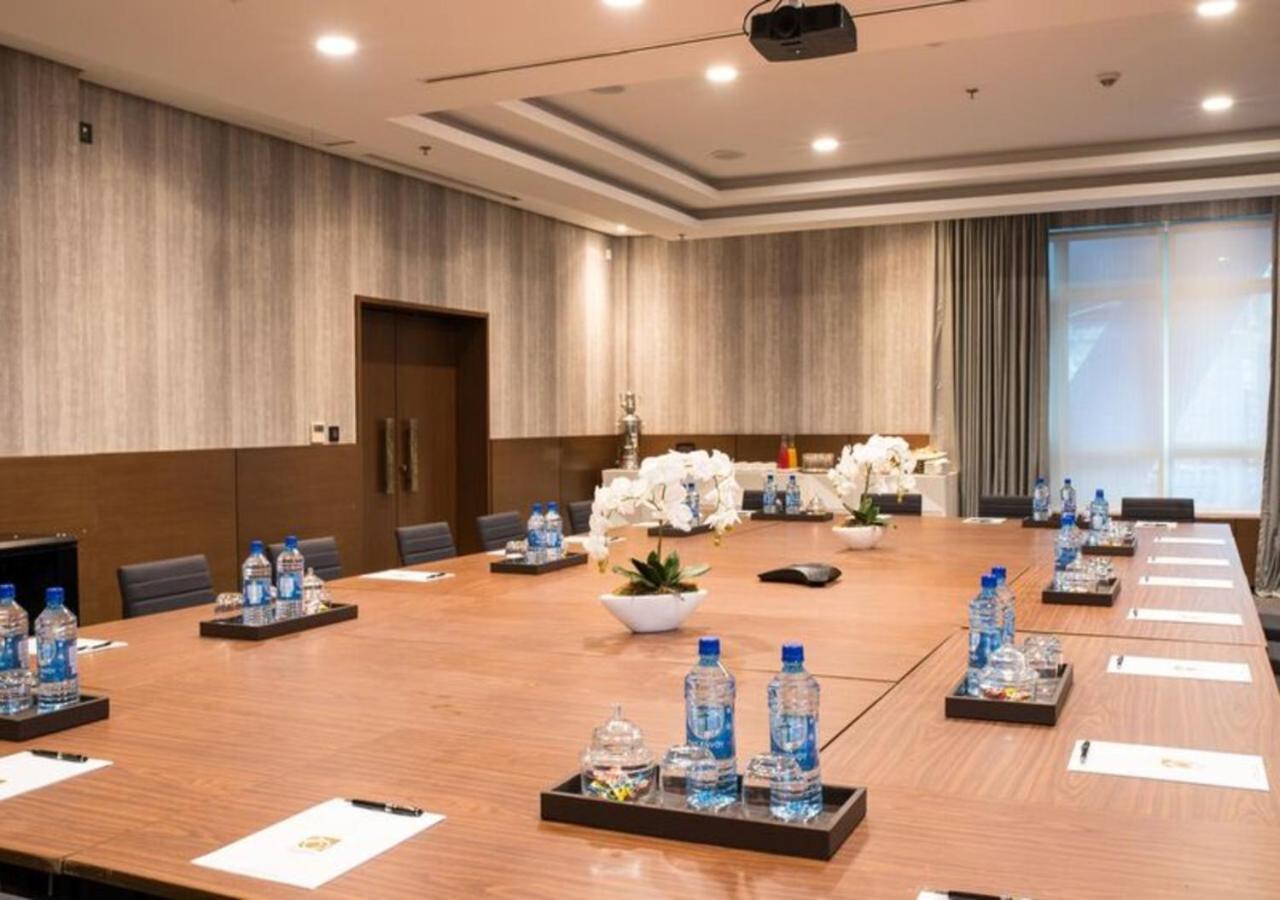 The Envoy Hotel Abuja Buitenkant foto